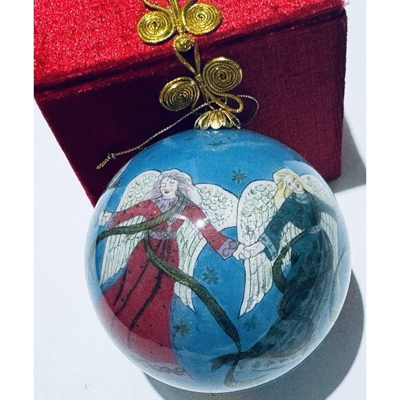 Li Bien "The Angels" Large Reverse Hand Painted 2001 Glass Christmas Ornament - Picture 3 of 9